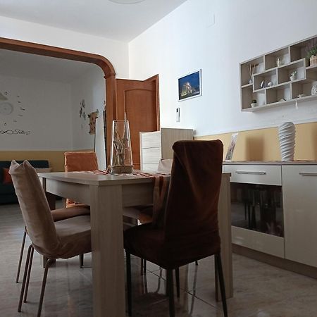 Casa Vacanze Campi Salentina Екстер'єр фото