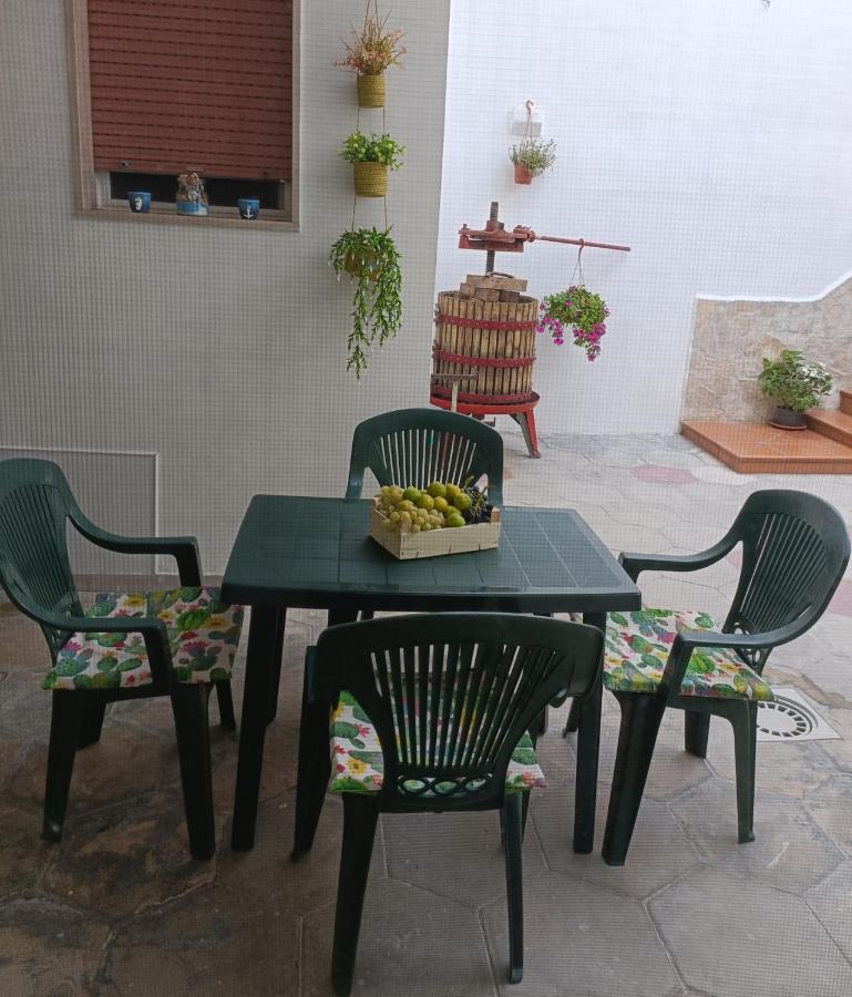 Casa Vacanze Campi Salentina Екстер'єр фото