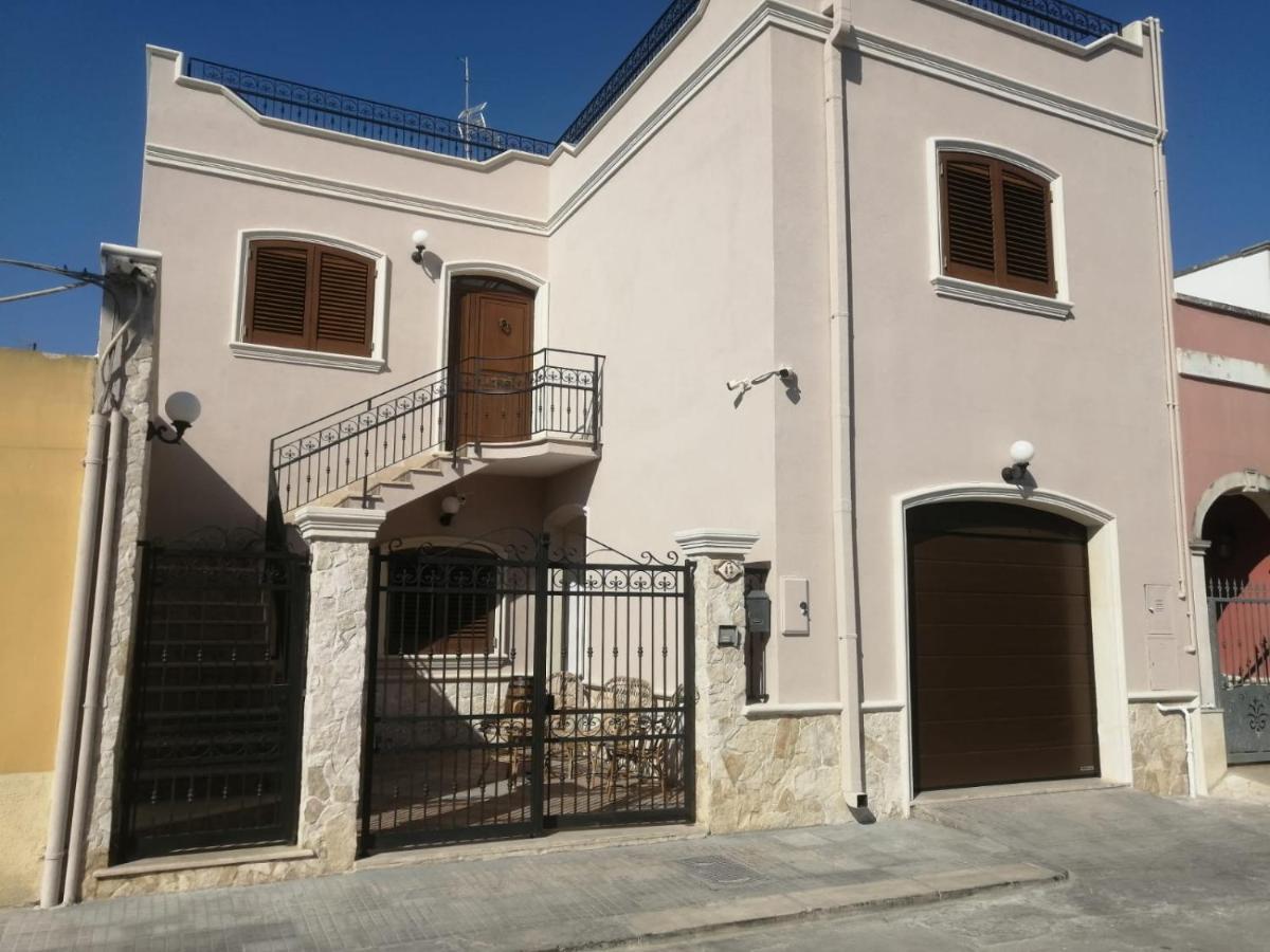 Casa Vacanze Campi Salentina Екстер'єр фото
