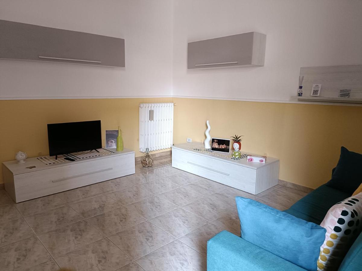 Casa Vacanze Campi Salentina Екстер'єр фото