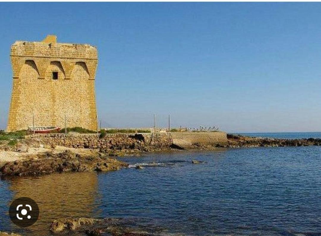 Casa Vacanze Campi Salentina Екстер'єр фото